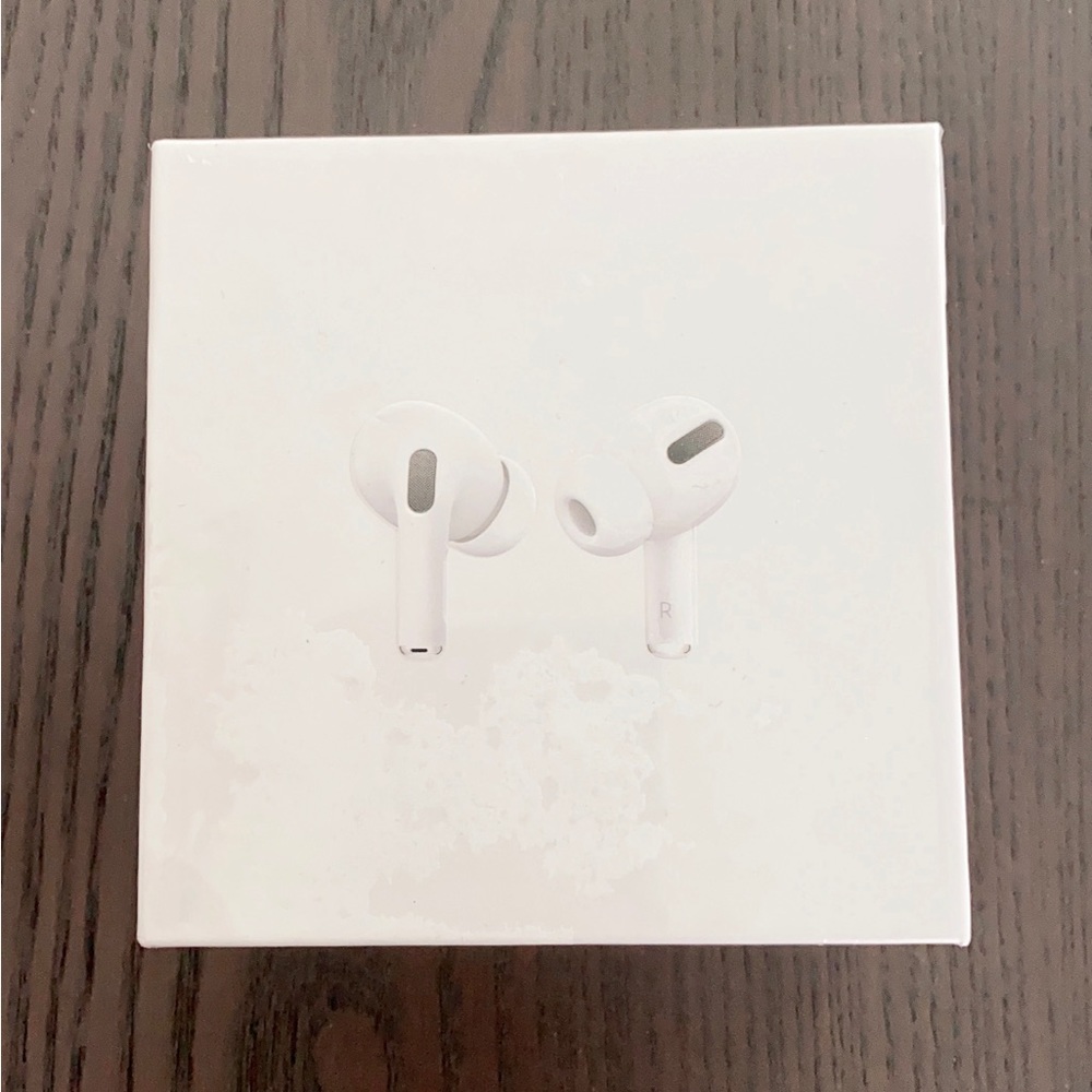 Apple AirPods Pro with Megasafe charging case